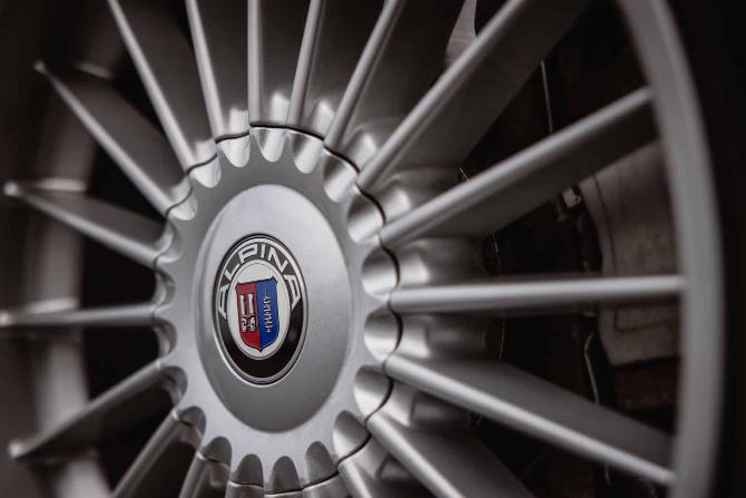 ALPINA B12 5.7 Coupe — вершина BMW 1990-х годов